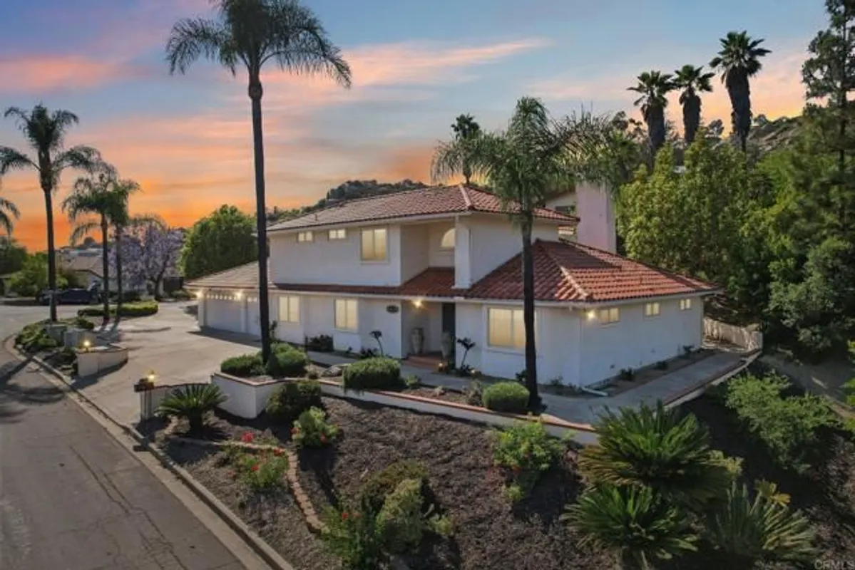 Property Slideshow image 1 of 42 | 9704 indian creek way, Escondido, CA, 92026