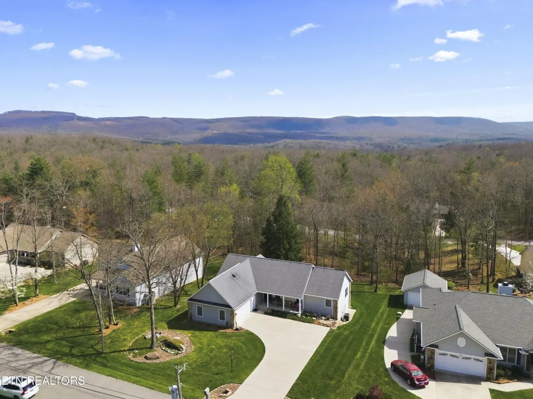 Property Slideshow image 1 of 42 | 114 windsor rd, Crossville, TN, 38558
