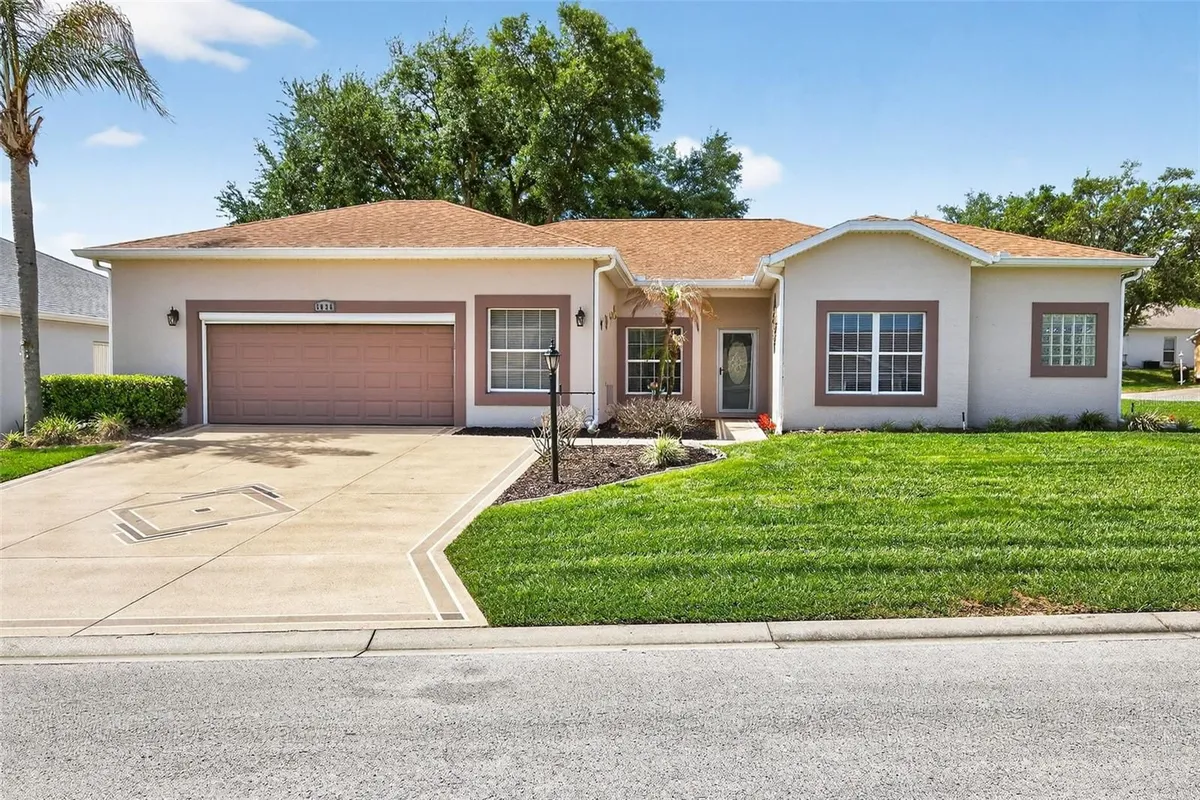 Property Slideshow image 1 of 51 | 5036 sawgrass lake cir, Leesburg, FL, 34748