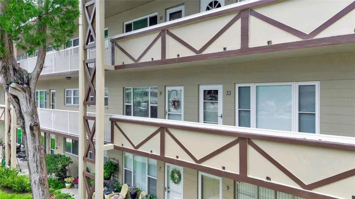 Property Slideshow image 1 of 38 | 2463 brazilia dr apt 31, Clearwater, FL, 33763