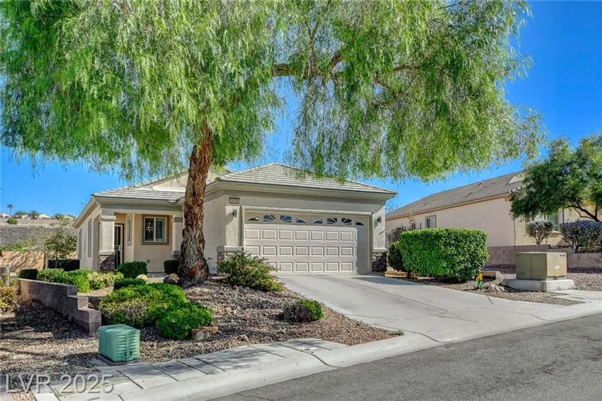Property Slideshow image 1 of 72 | 2576 binary stars st, Henderson, NV, 89044