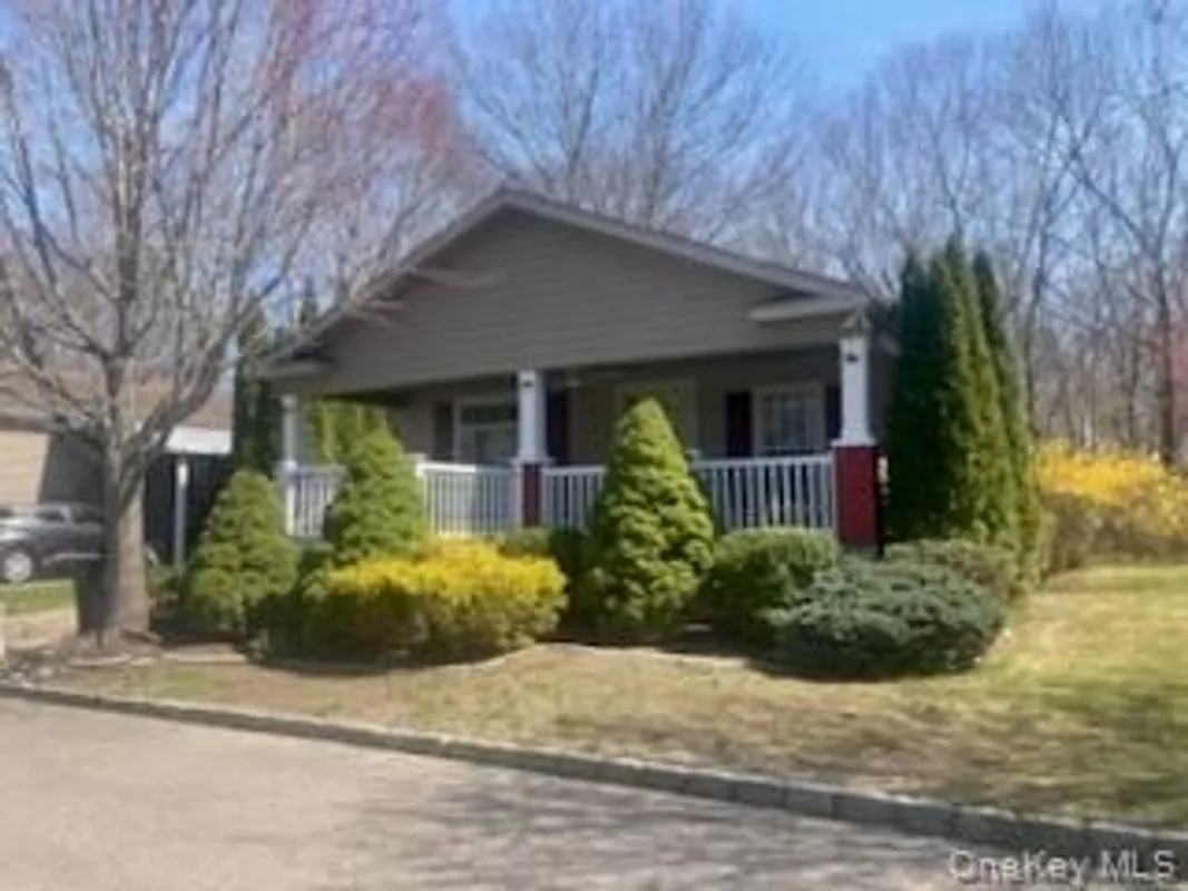 Property Slideshow image 1 of 11 | 1661 old country rd 516, Riverhead, NY, 11901