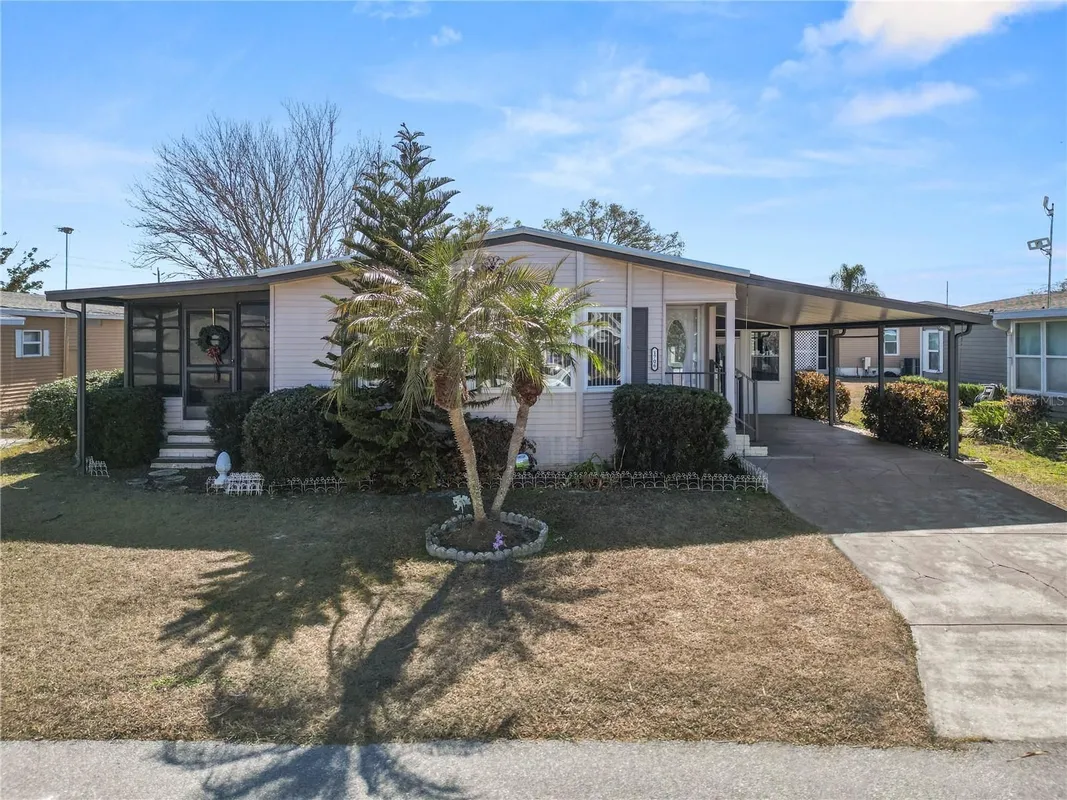 Property Slideshow image 1 of 37 | 1706 fox hill dr, Lakeland, FL, 33810