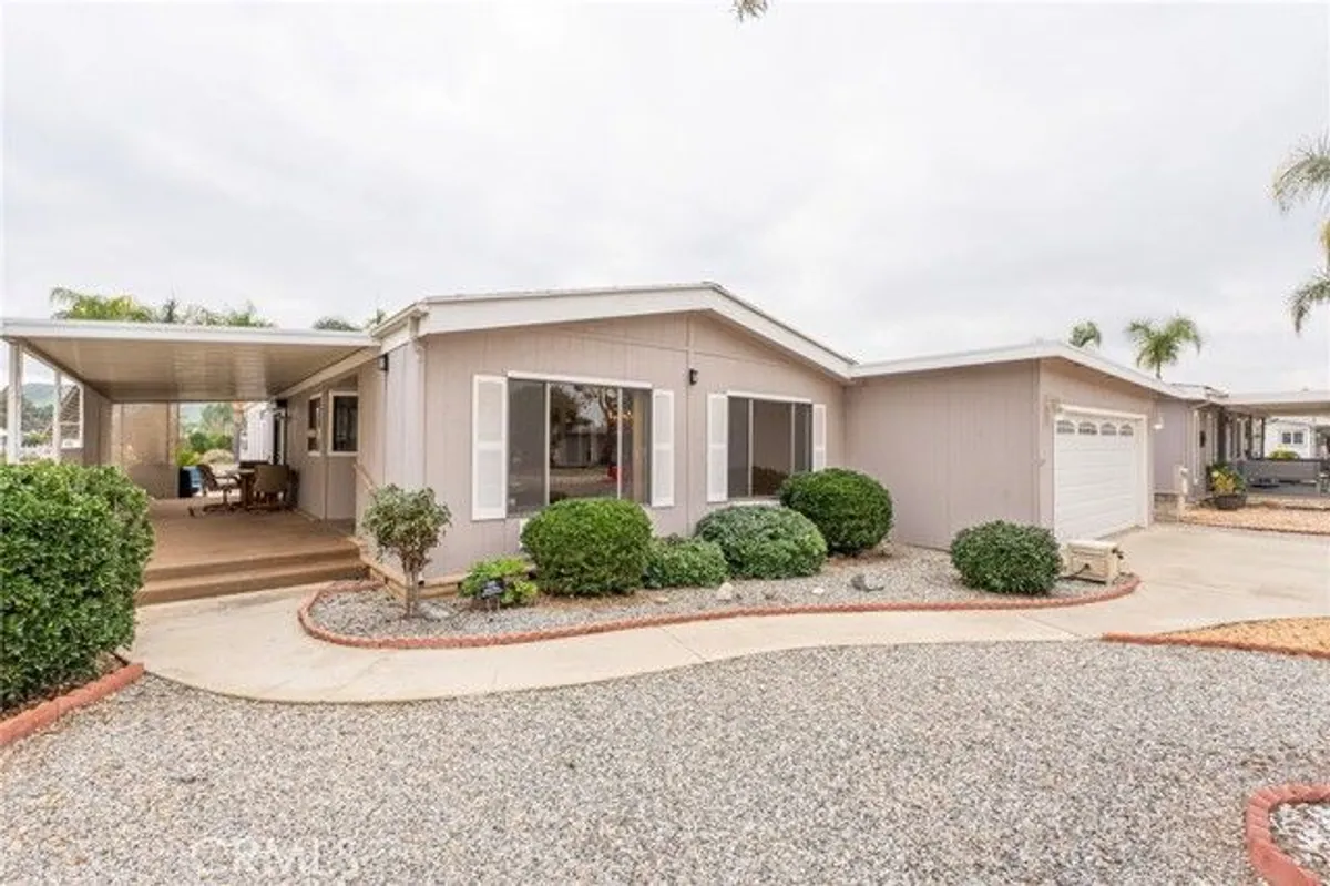 Property Slideshow image 1 of 26 | 2981 blue spruce dr, Hemet, CA, 92545