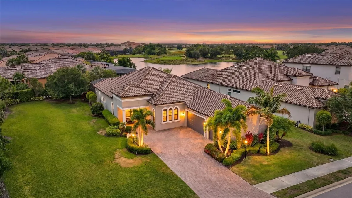 Property Slideshow image 1 of 86 | 4828 benito ct, Bradenton, FL, 34211