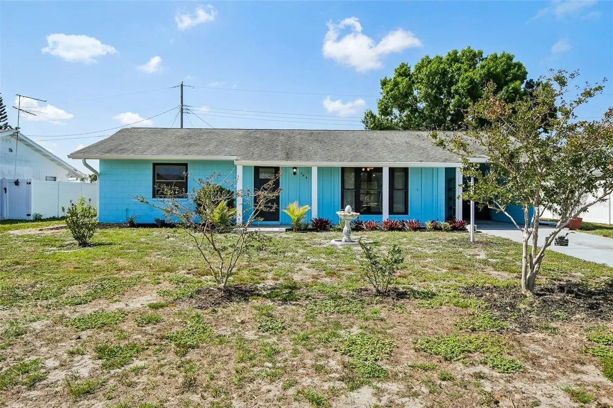 Property Slideshow image 1 of 45 | 704 ojai ave, Sun City Center, FL, 33573