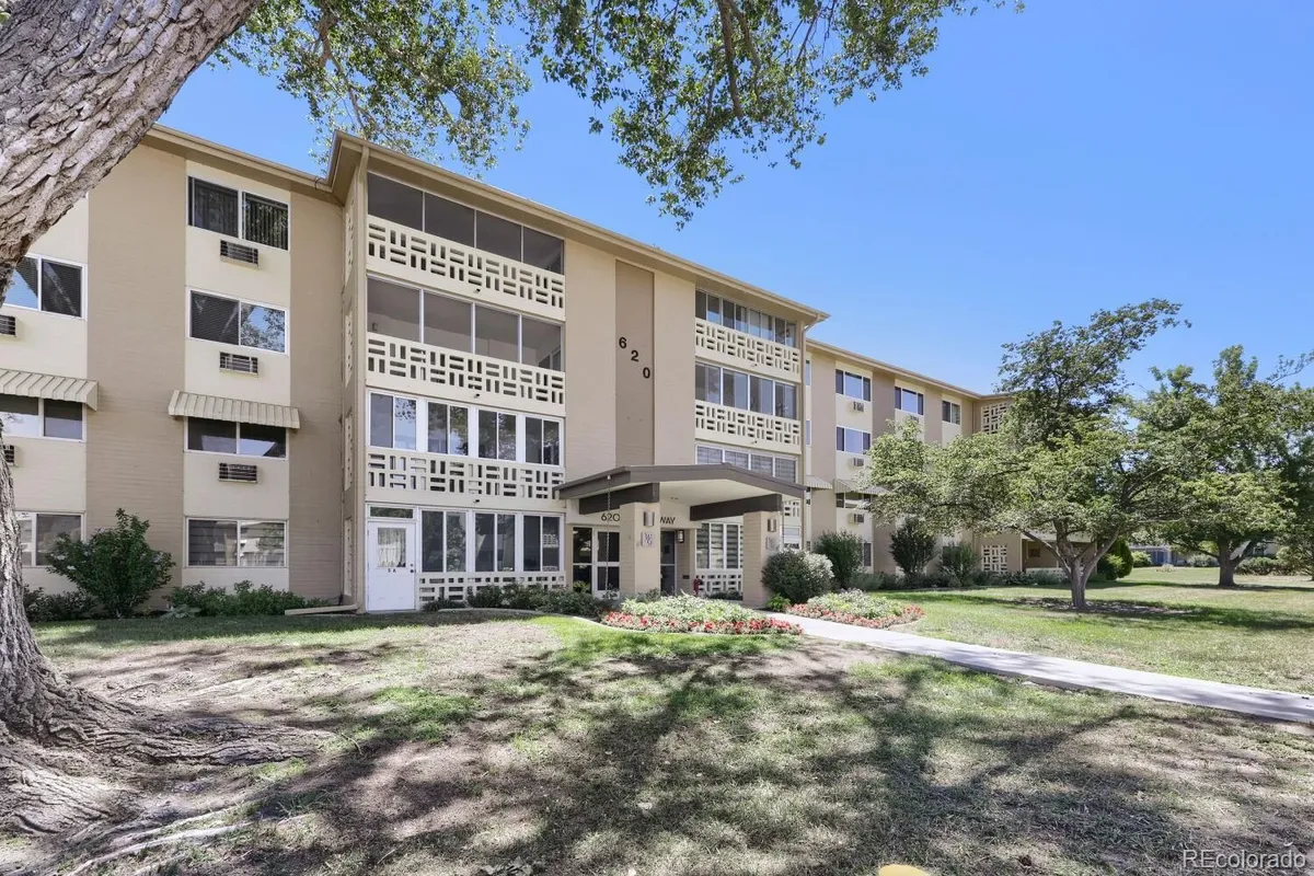 Property Slideshow image 1 of 17 | 620 s alton way 5c, Denver, CO, 80247