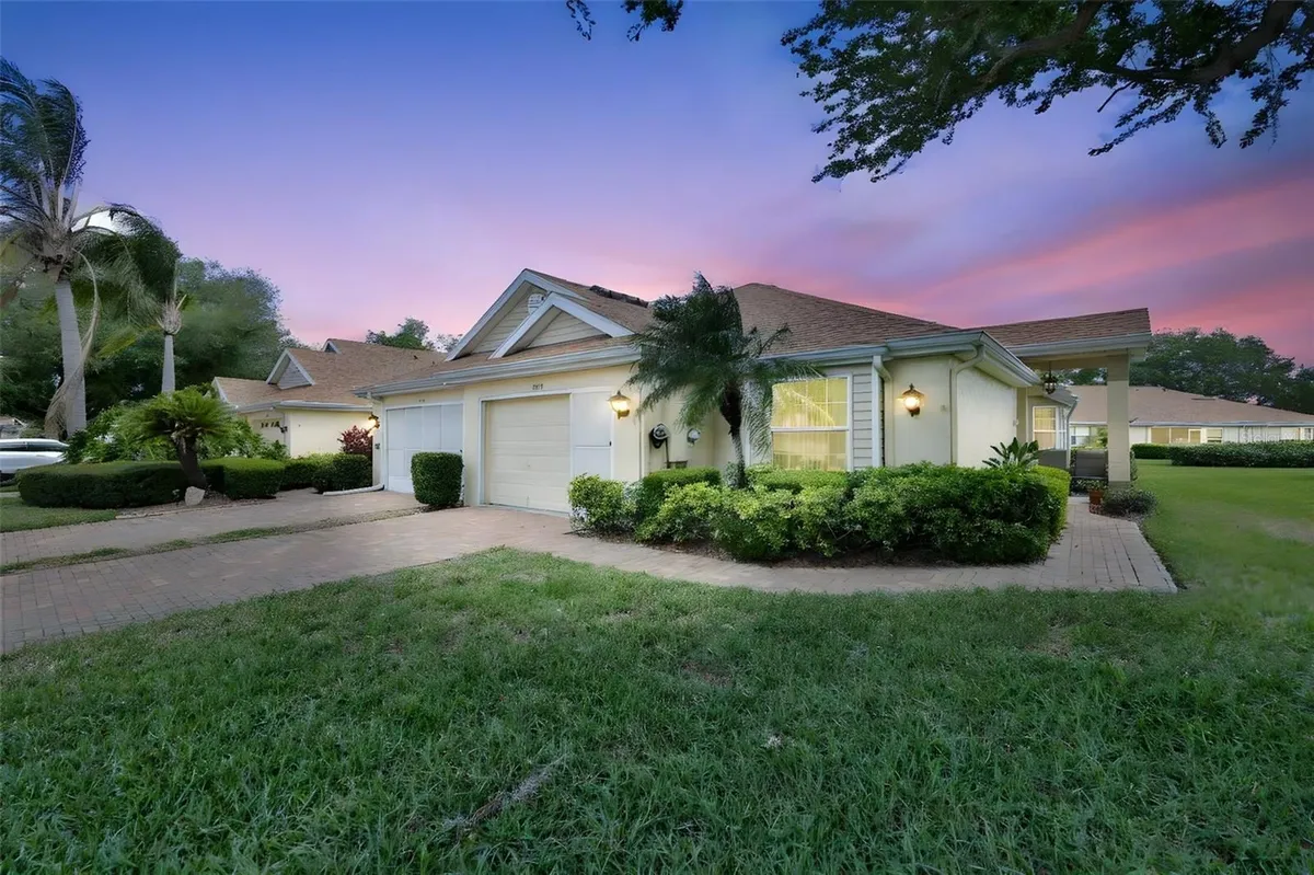 Property Slideshow image 1 of 90 | 2012 nantucket dr 22, Sun City Center, FL, 33573