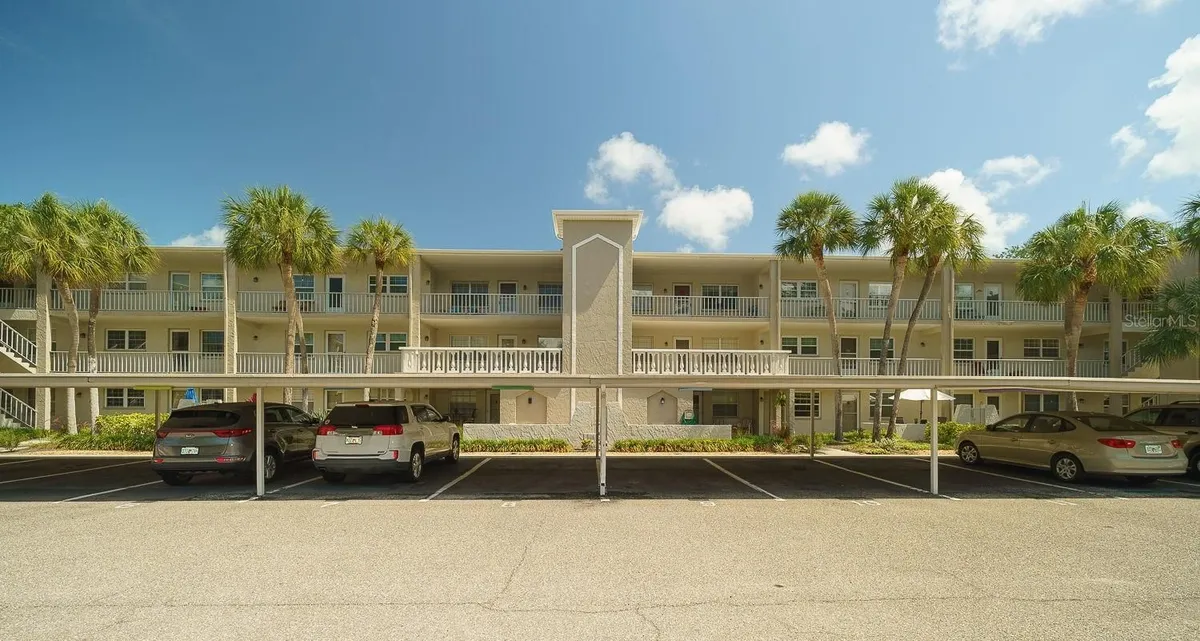 Property Slideshow image 1 of 47 | 940 virginia st 103, Dunedin, FL, 34698
