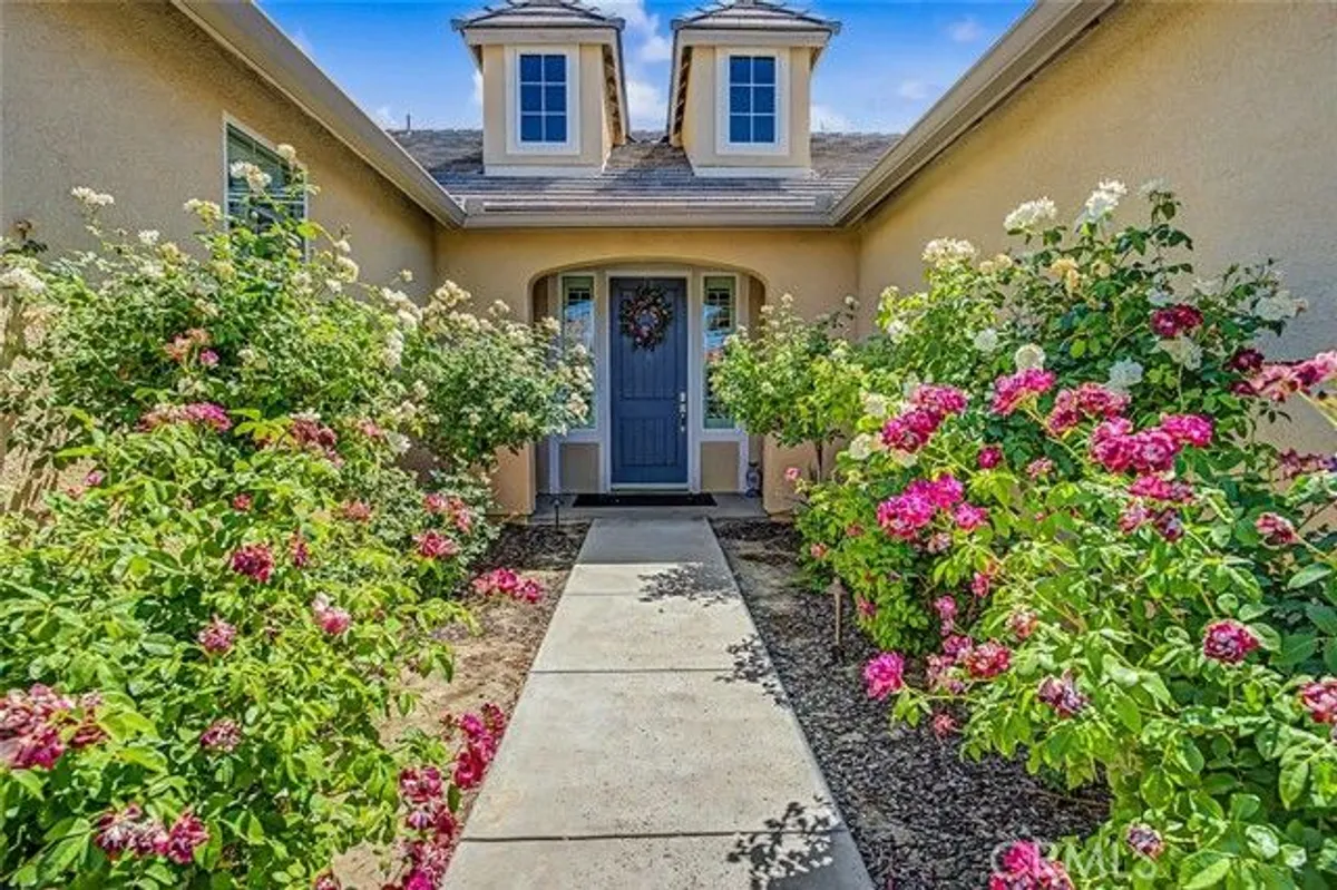 Property Slideshow image 1 of 58 | 118 guilden grv, Bakersfield, CA, 93312