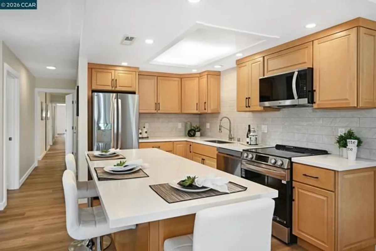 Property Slideshow image 1 of 36 | 2000 pine knoll dr 2, Walnut Creek, CA, 94595