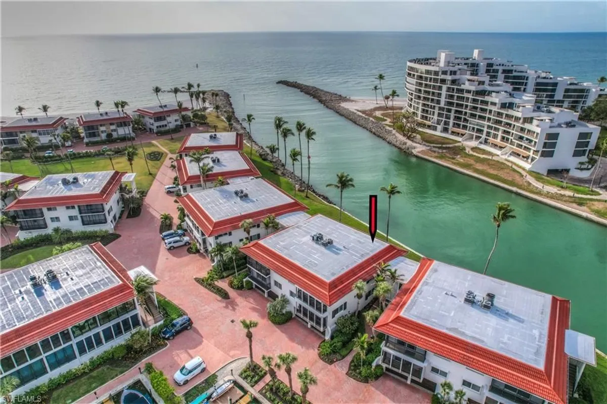 Property Slideshow image 1 of 28 | 2246 gulf shore blvd l2, Naples, FL, 34102