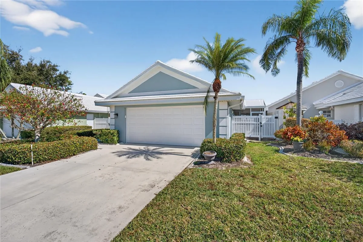 Property Slideshow image 1 of 48 | 789 harrington lake dr 68, Venice, FL, 34293