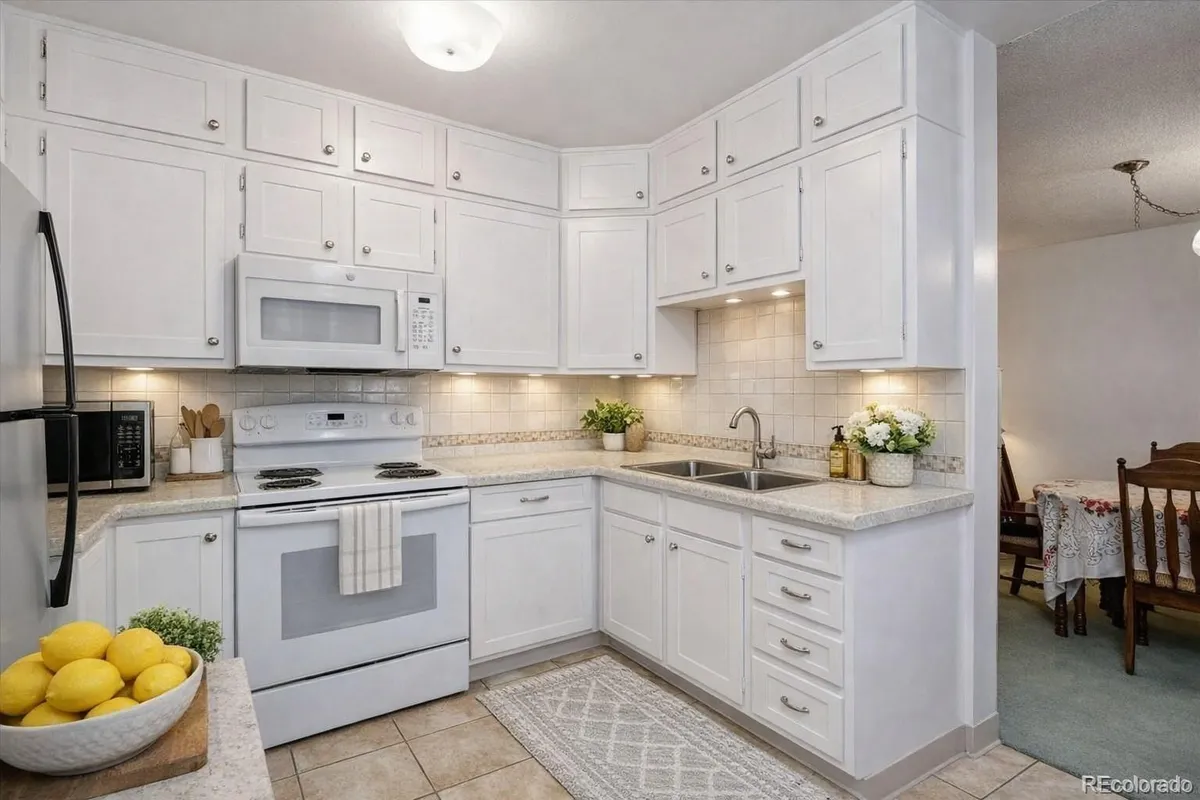 Property Slideshow image 1 of 31 | 680 s alton way 9b, Denver, CO, 80247