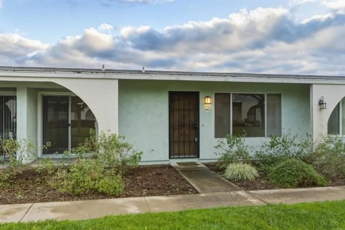 Property Slideshow image 1 of 24 | 3592 boussock ln, Oceanside, CA, 92057