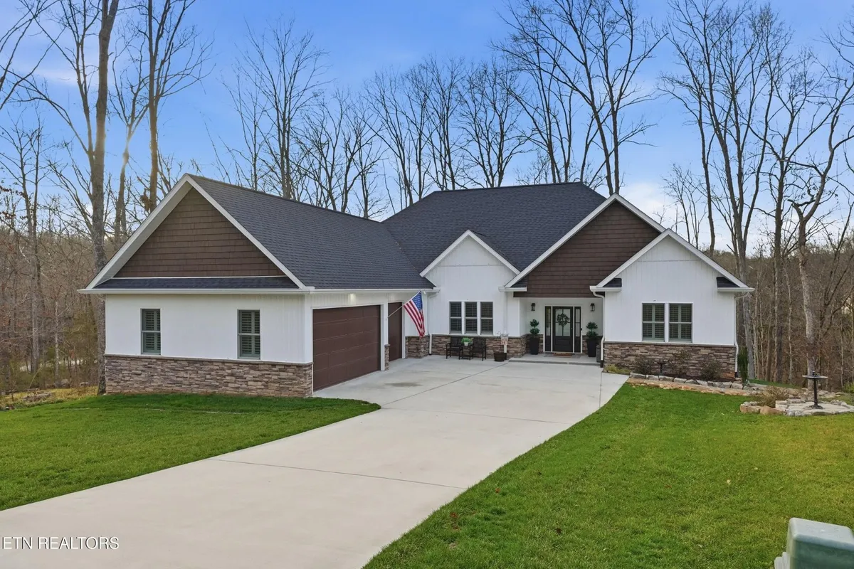 Property Slideshow image 1 of 42 | 285 odali trce, Loudon, TN, 37774