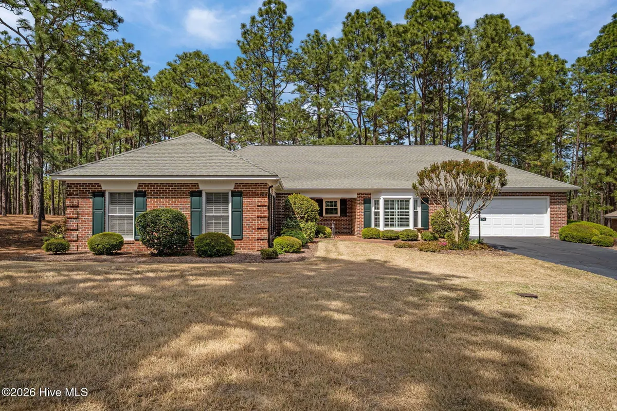 Property Slideshow image 1 of 55 | 26 ashley ct, Southern Pines, NC, 28387