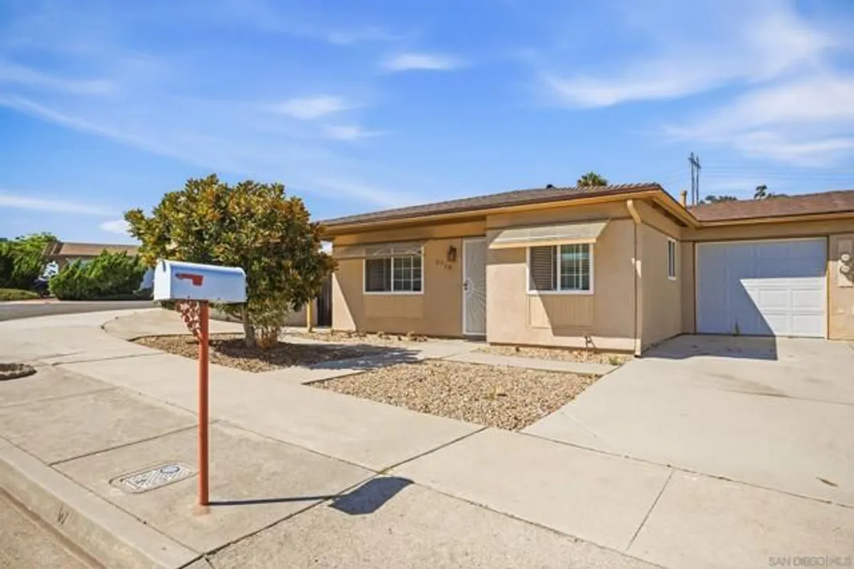 Property Slideshow image 1 of 12 | 3719 mira pacific dr, Oceanside, CA, 92056