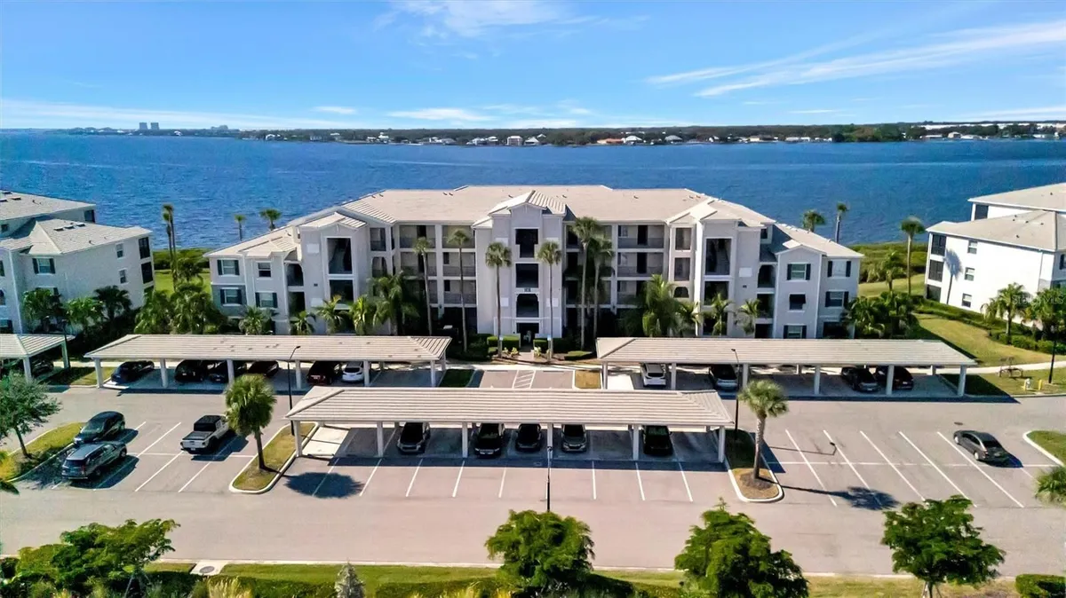 Property Slideshow image 1 of 67 | 1020 tidewater shores loop 405, Bradenton, FL, 34208
