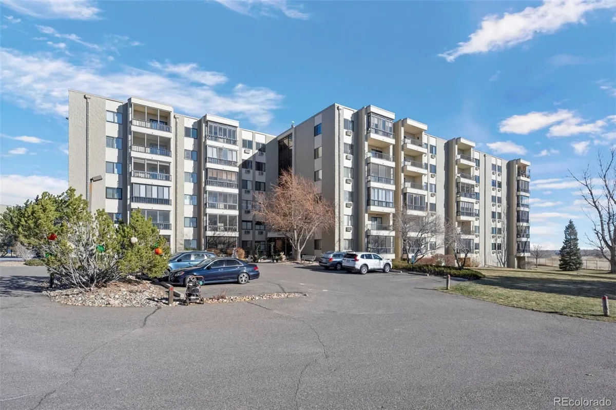 Property Slideshow image 1 of 40 | 13992 e marina dr 407, Aurora, CO, 80014