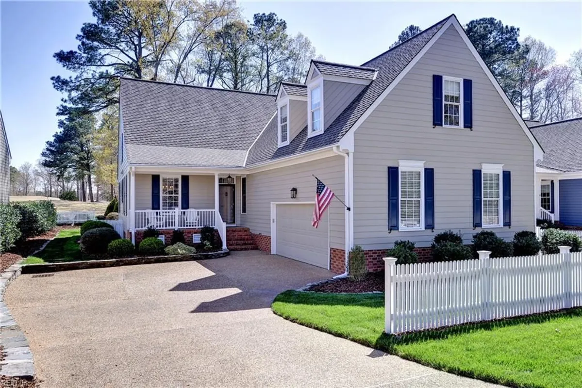 Property Slideshow image 1 of 34 | 109 hollinwell, Williamsburg, VA, 23188