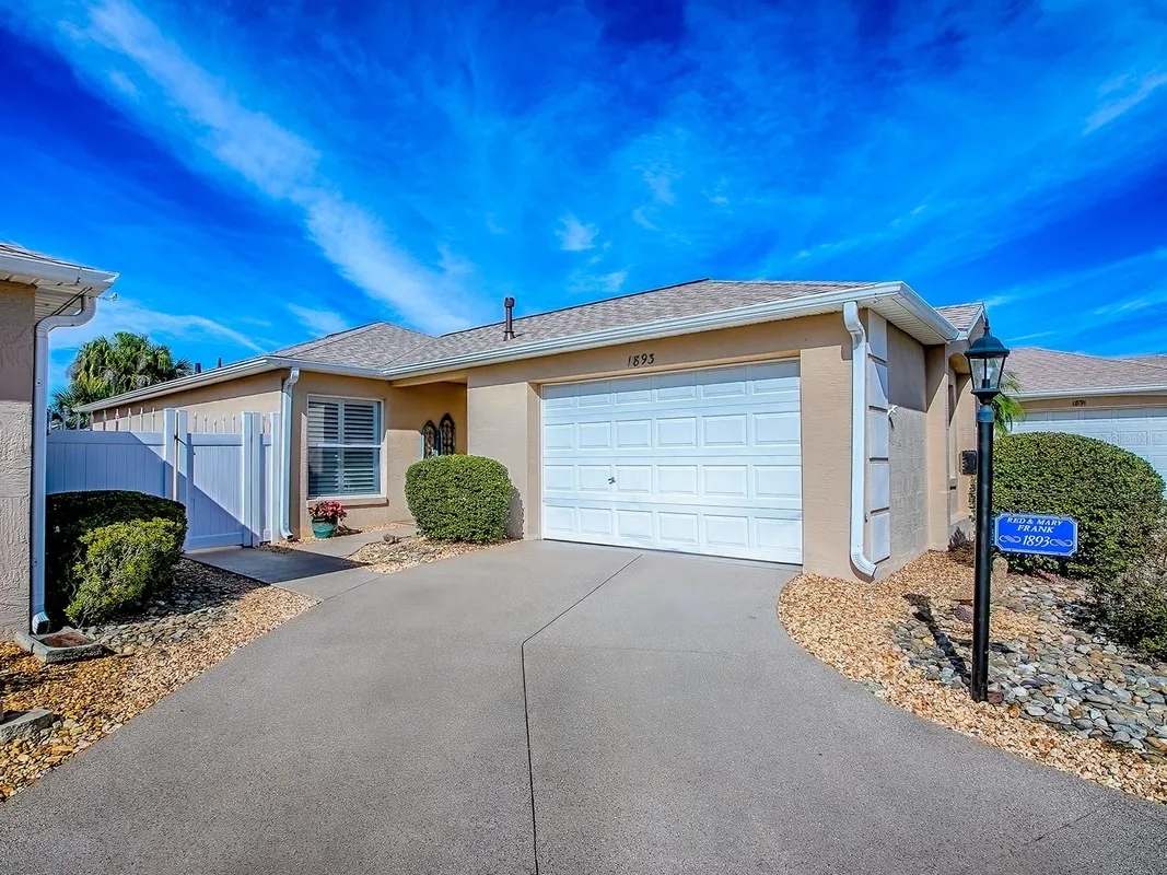 Property Slideshow image 1 of 46 | 1893 dalton dr, The Villages, FL, 32162