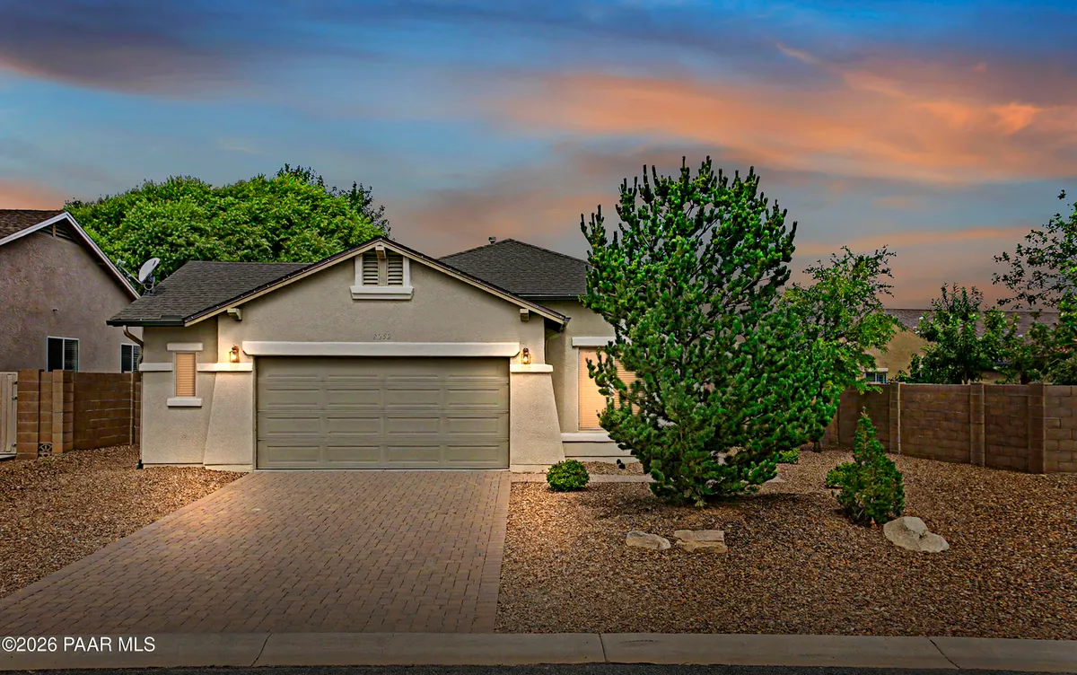 Property Slideshow image 1 of 67 | 8252 n whistling acres way, Prescott Valley, AZ, 86315