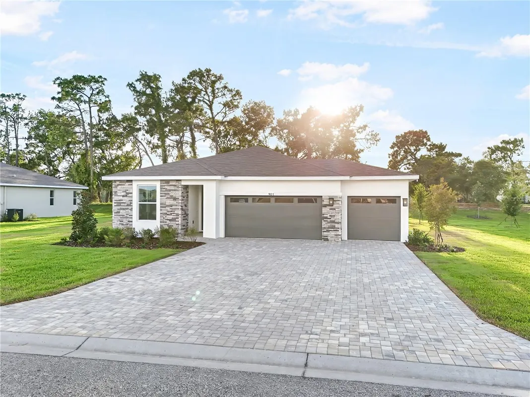 Property Slideshow image 1 of 43 | 9127 players dr, Weeki Wachee, FL, 34613