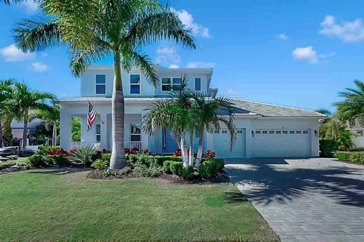 Property Slideshow image 1 of 100 | 826 manns harbor dr, Apollo Beach, FL, 33572