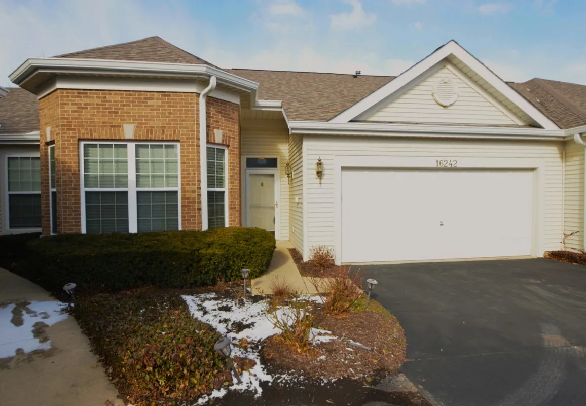 Property Slideshow image 1 of 28 | 16242 tomahawk lake ct, Crest Hill, IL, 60403