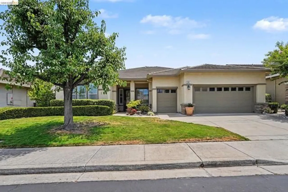 Property Slideshow image 1 of 44 | 574 quindell way, Brentwood (Cc), CA, 94513