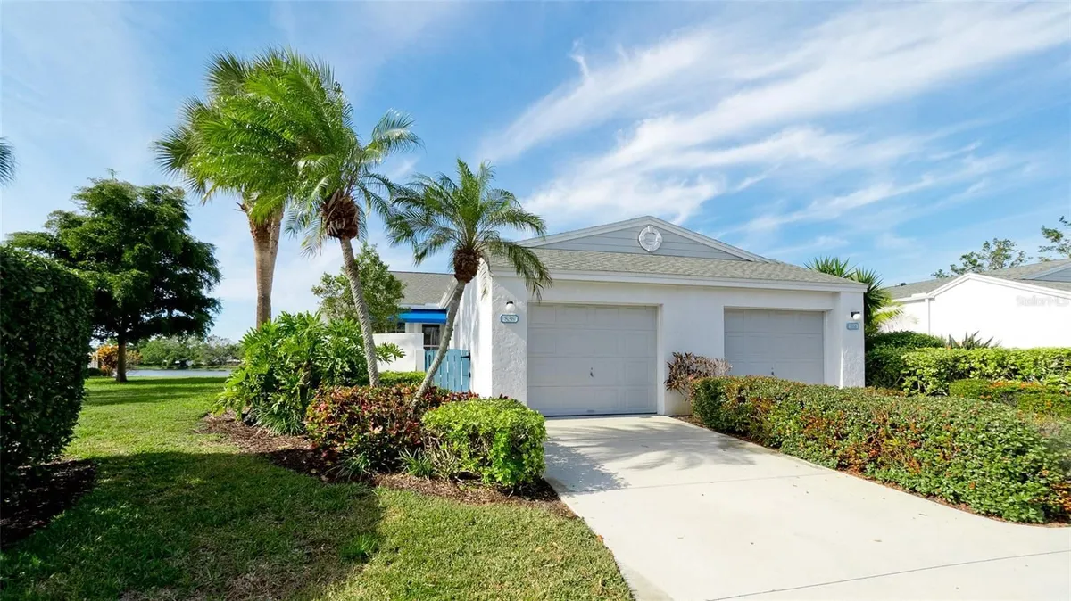 Property Slideshow image 1 of 91 | 836 waterside ln, Bradenton, FL, 34209