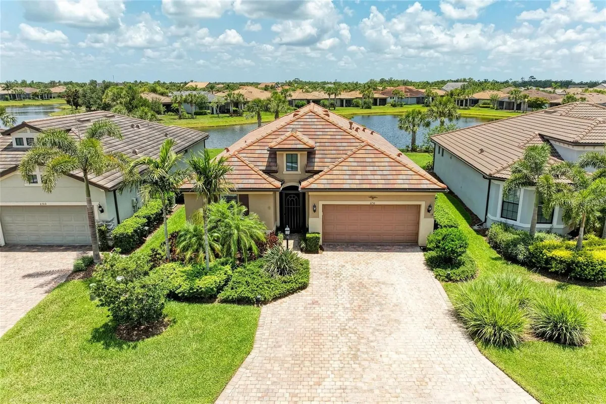 Property Slideshow image 1 of 62 | 6756 chester trl, Lakewood Ranch, FL, 34202