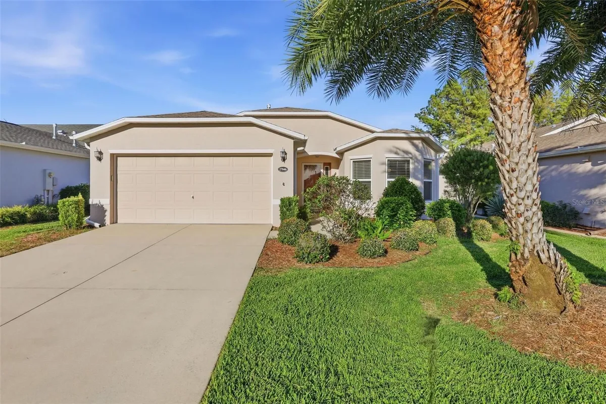 Property Slideshow image 1 of 64 | 27046 roanoke dr, Leesburg, FL, 34748