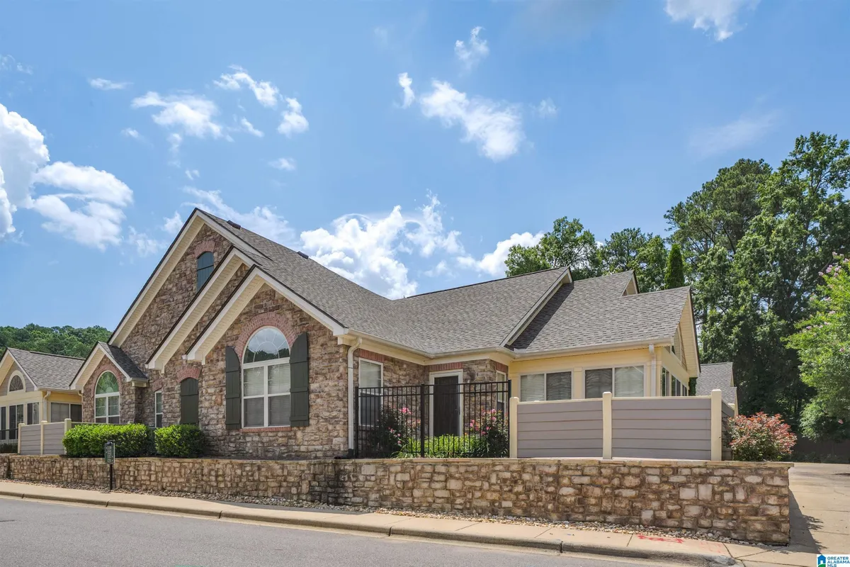 Property Slideshow image 1 of 42 | 121 cornerstone ct 121, Birmingham, AL, 35022