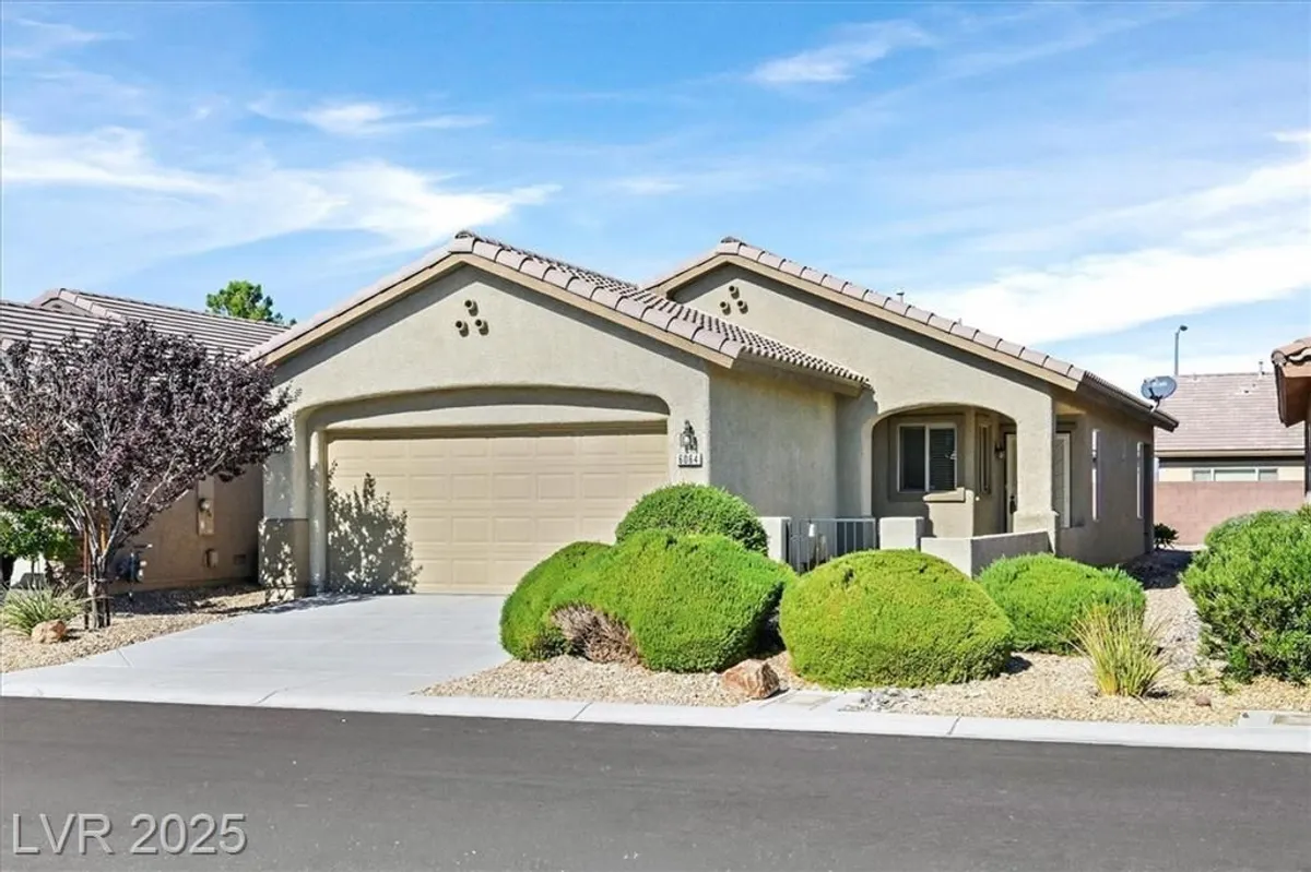 Property Slideshow image 1 of 39 | 6064 isola peak ave, Las Vegas, NV, 89122