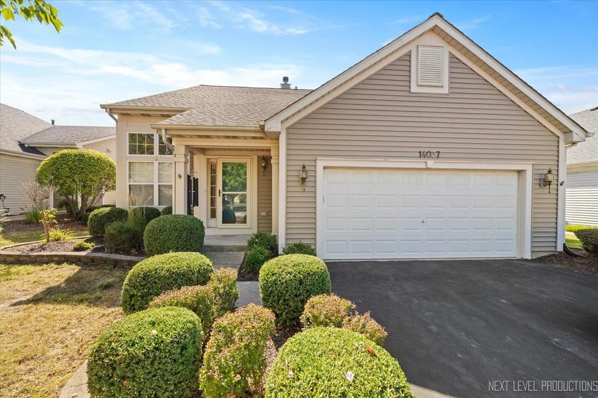 Property Slideshow image 1 of 26 | 14037 s tamarack dr, Plainfield, IL, 60544