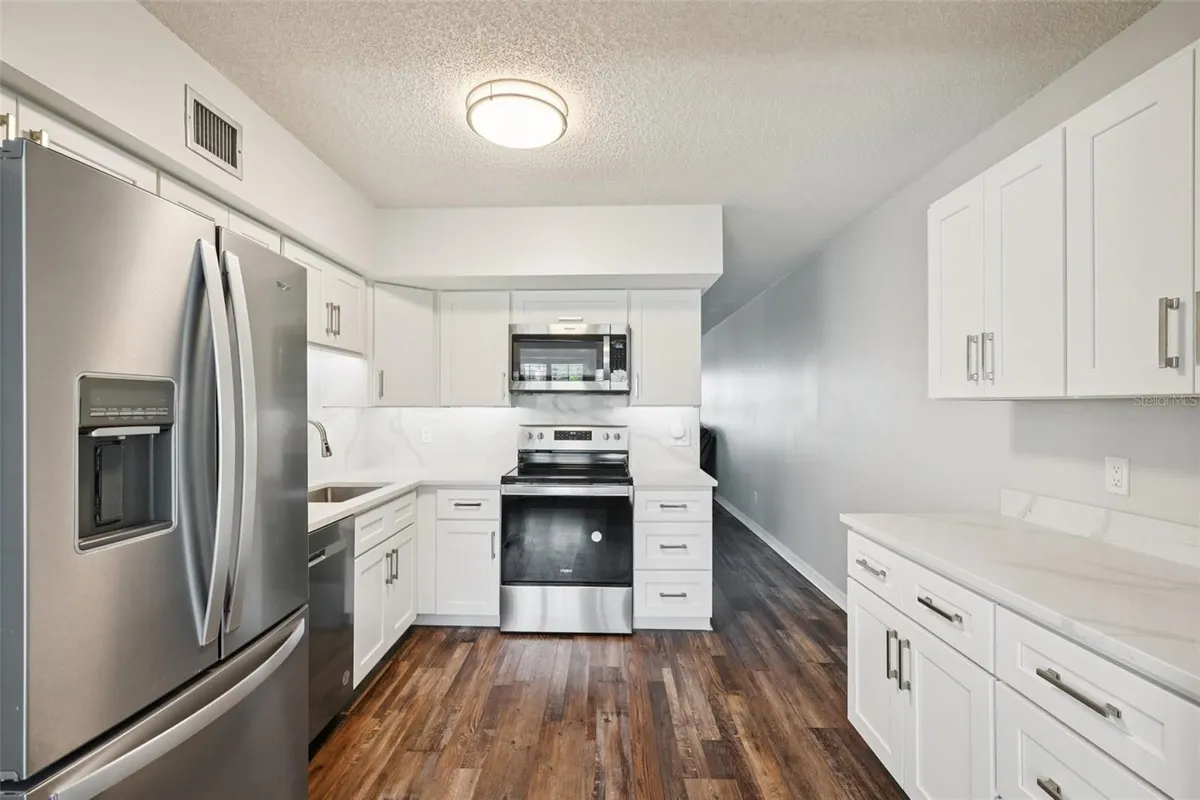 Property Slideshow image 1 of 47 | 2255 philippine dr 9, Clearwater, FL, 33763