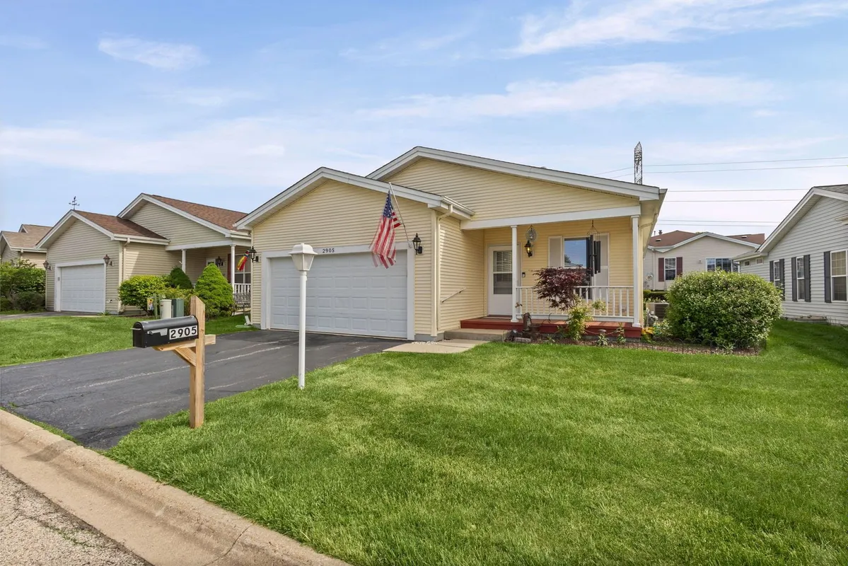 Property Slideshow image 1 of 25 | 2905 buckskin ln, Grayslake, IL, 60030