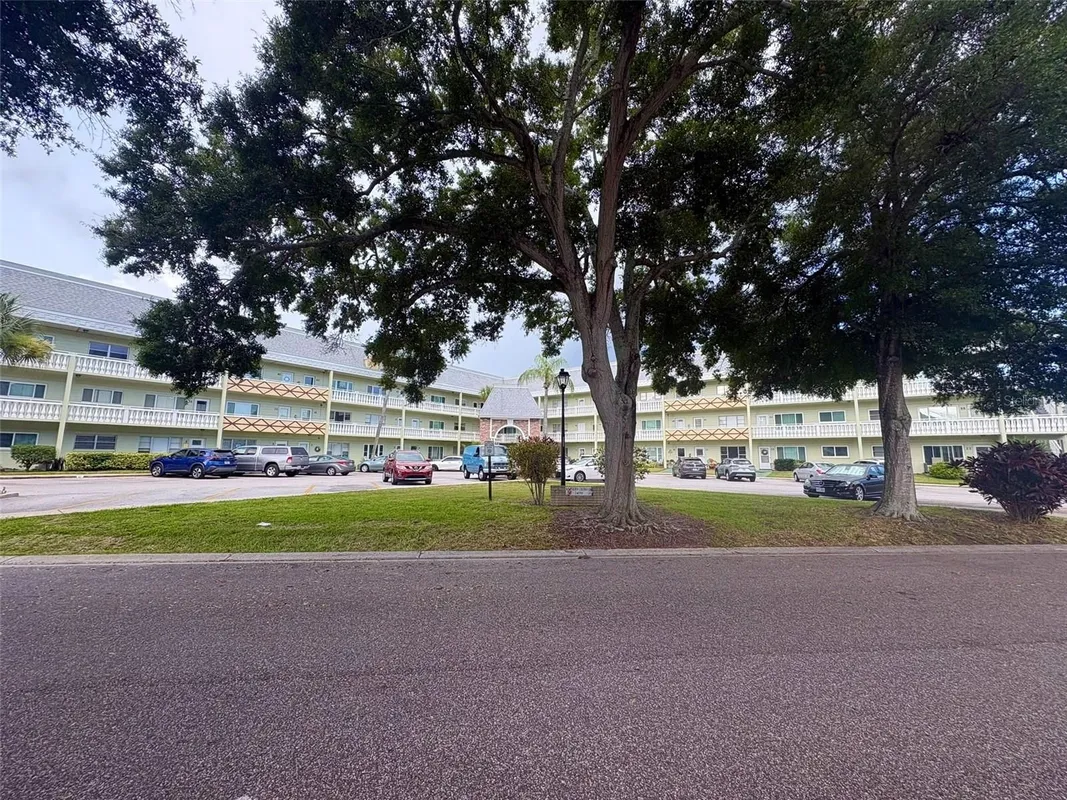 Property Slideshow image 1 of 43 | 2459 columbia dr 69, Clearwater, FL, 33763