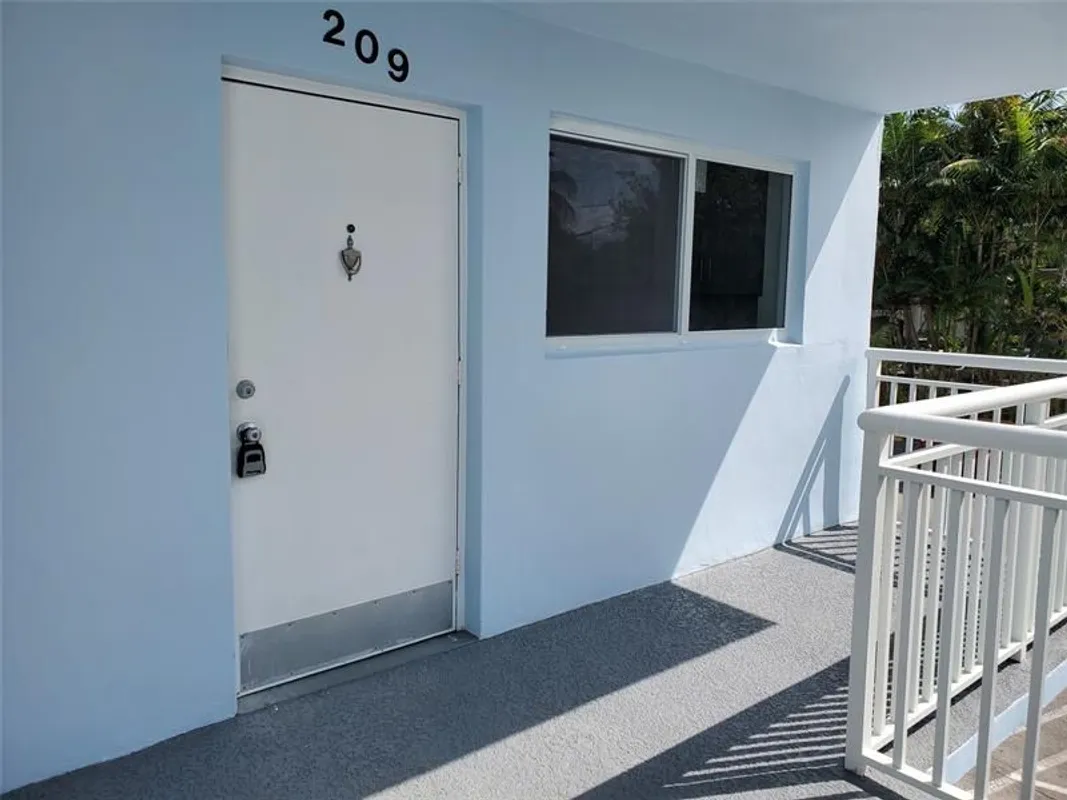 Property Slideshow image 1 of 23 | 2010 s federal hwy 209, Boynton Beach, FL, 33435