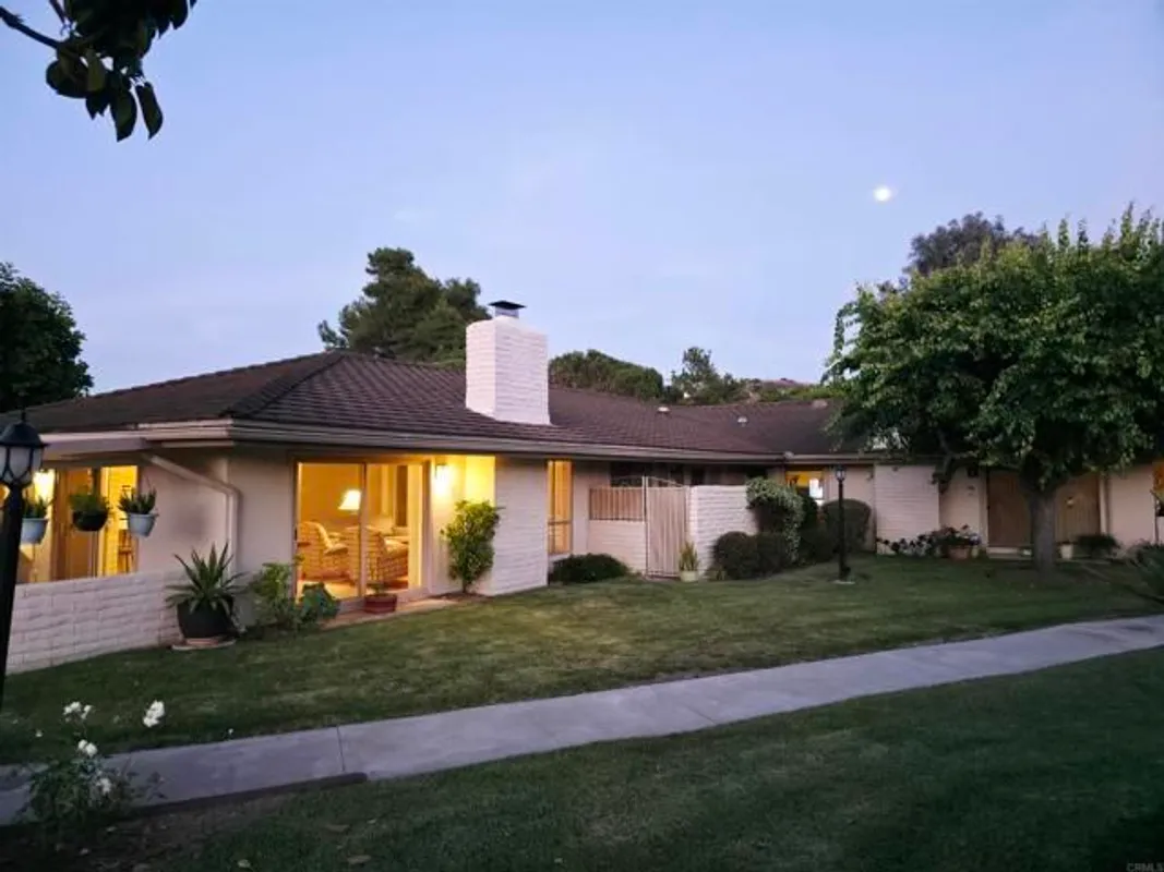 Property Slideshow image 1 of 39 | 27211 capote de paseo c, San Juan Capistrano, CA, 92675