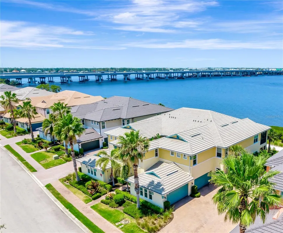 Property Slideshow image 1 of 45 | 1264 riverscape st b, Bradenton, FL, 34208