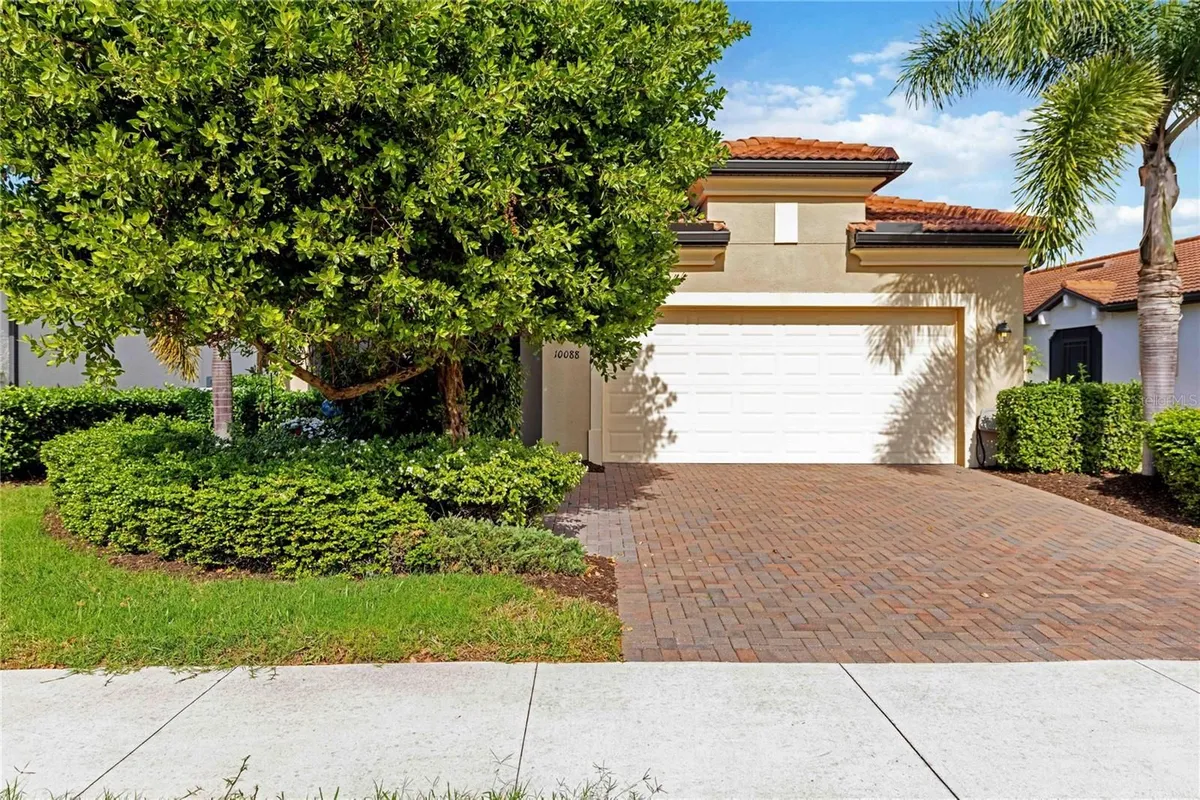 Property Slideshow image 1 of 30 | 10088 cozy grove dr, Venice, FL, 34293