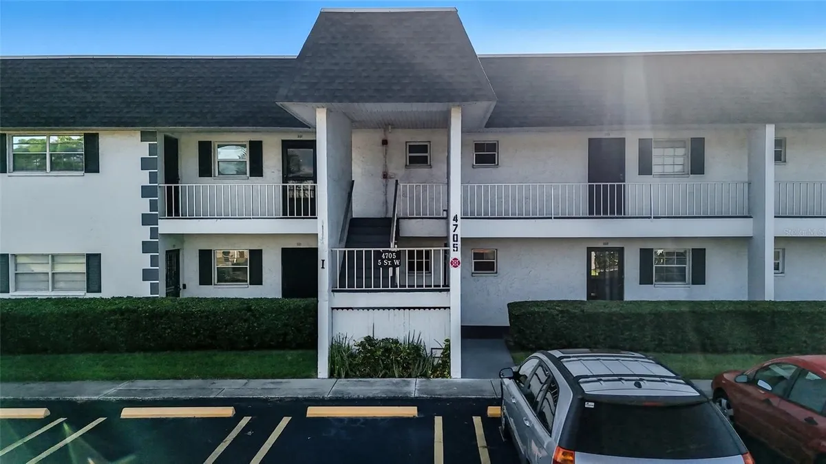 Property Slideshow image 1 of 25 | 4705 5th st w apt 302, Bradenton, FL, 34207
