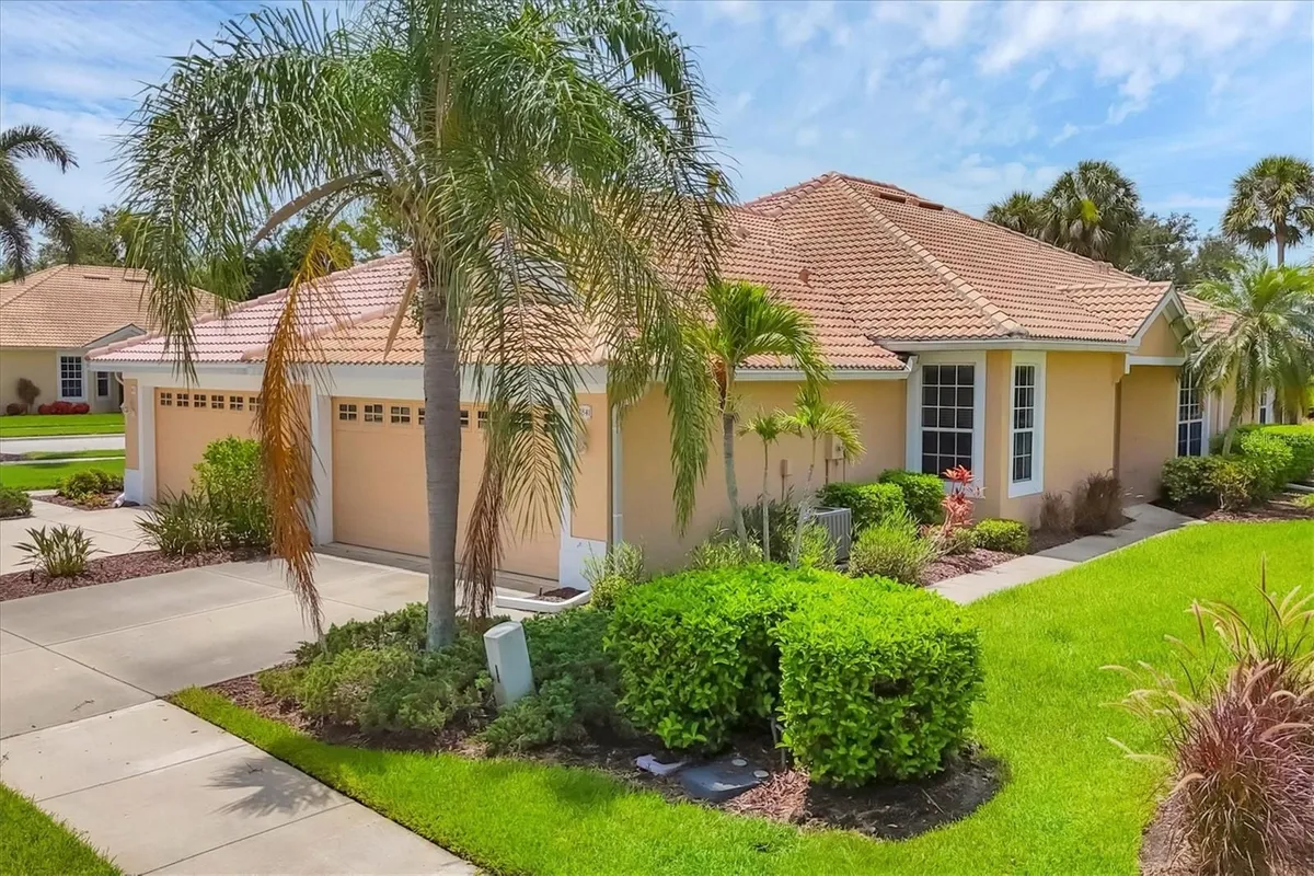 Property Slideshow image 1 of 68 | 4841 whispering oaks dr, North Port, FL, 34287