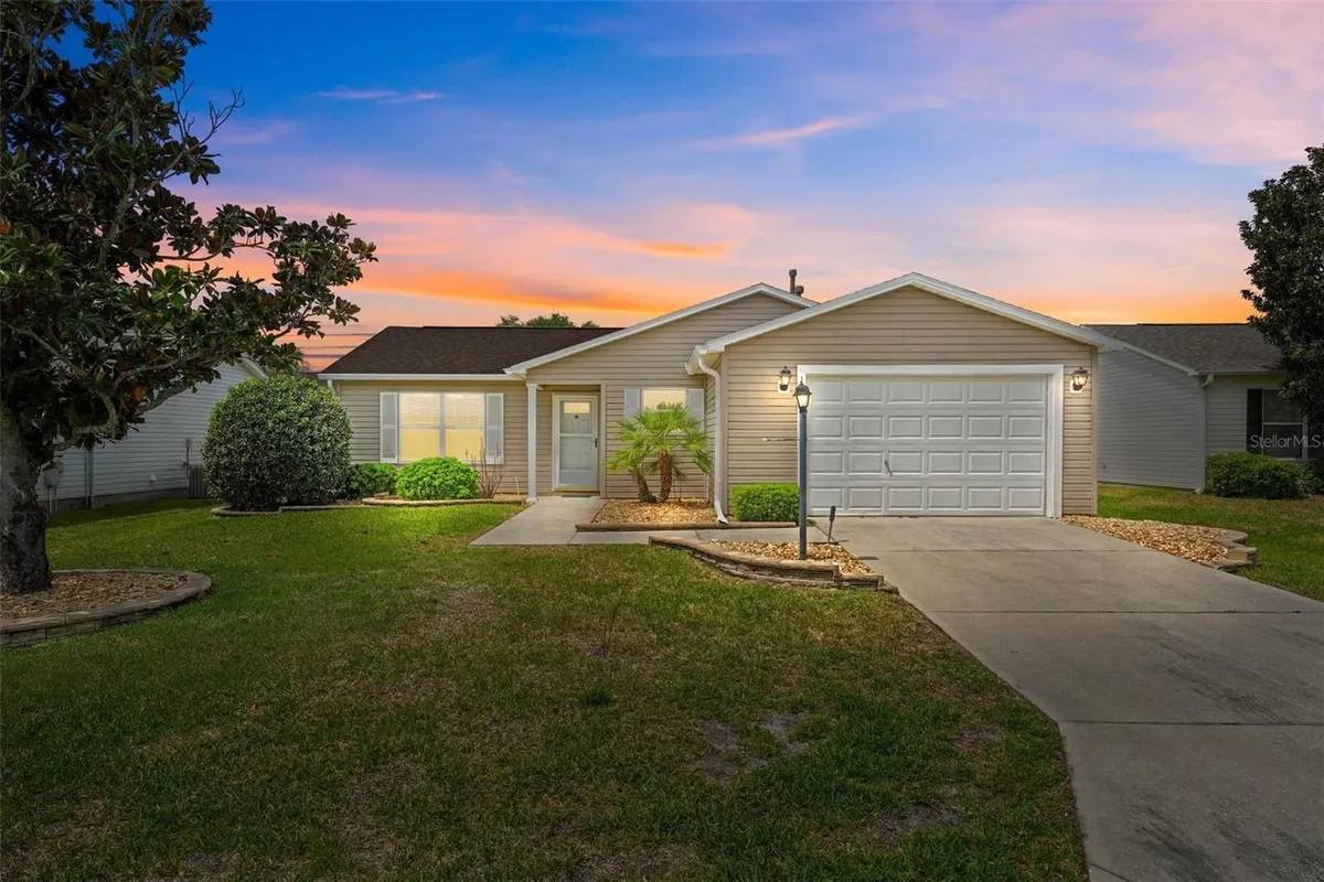 Property Slideshow image 1 of 67 | 1088 gennesse ln, The Villages, FL, 32162