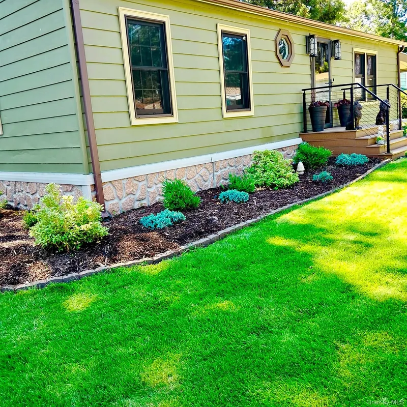 Property Slideshow image 1 of 25 | 1661 old country rd 476, Riverhead, NY, 11901