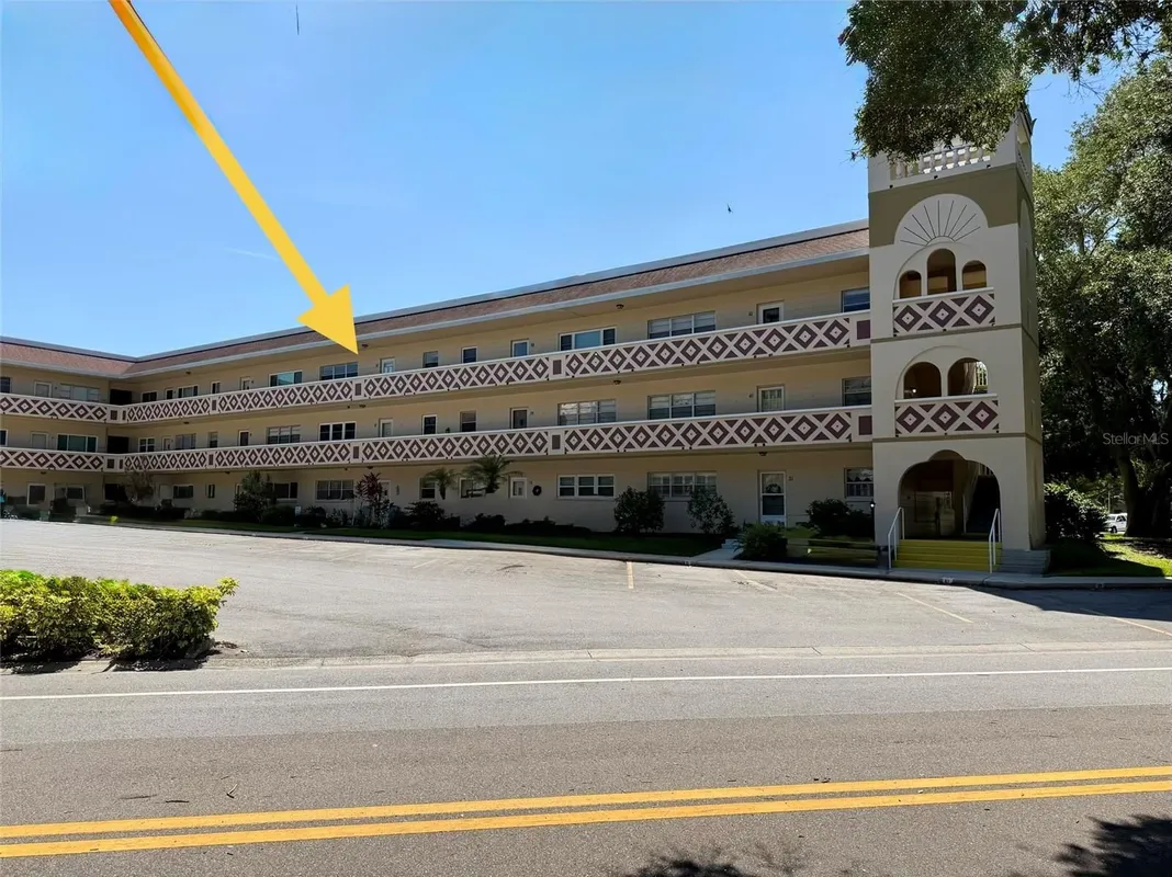 Property Slideshow image 1 of 32 | 2383 netherlands dr 57, Clearwater, FL, 33763