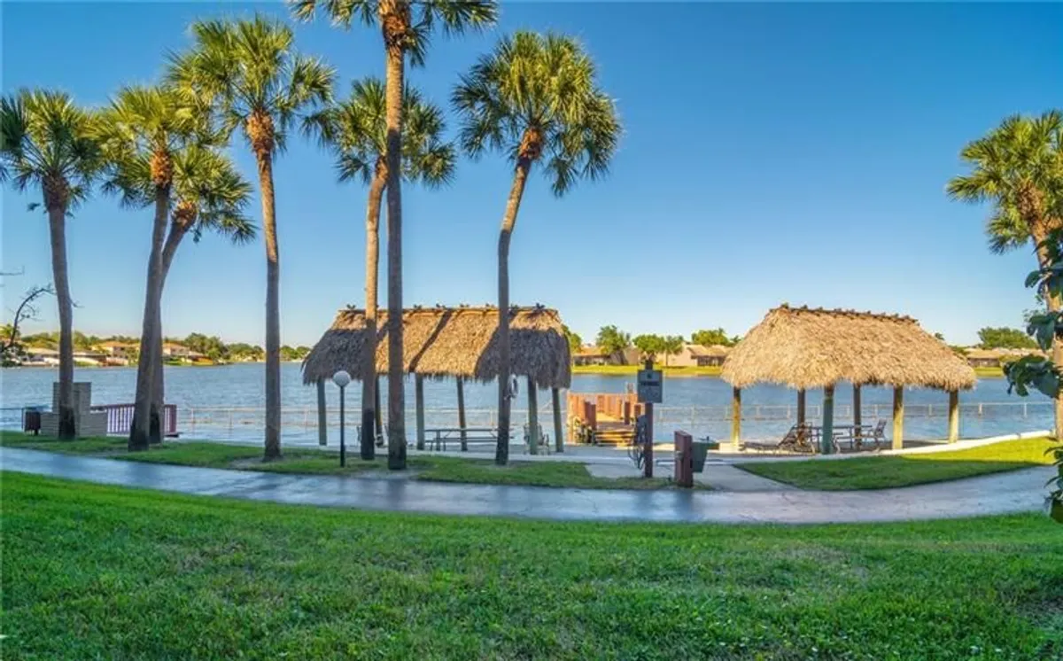 Property Slideshow image 1 of 31 | 1100 colony point cir apt 105, Pembroke Pines, FL, 33026